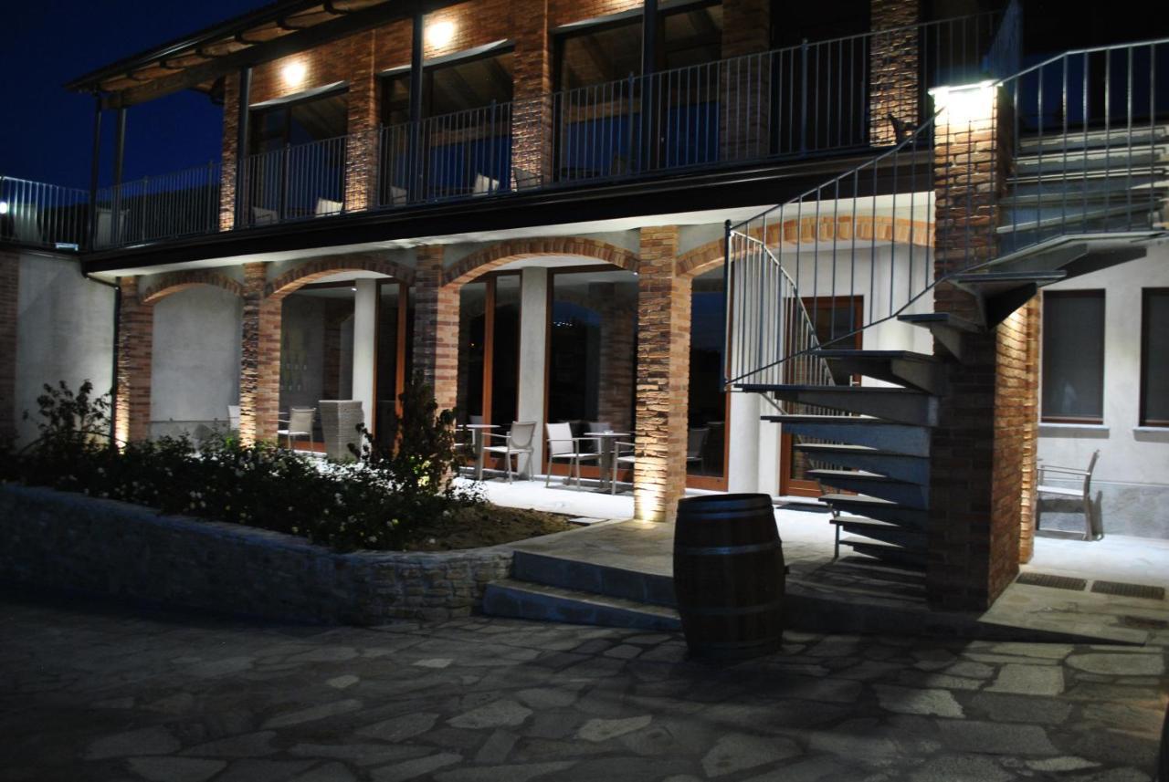 Casa Castella - Adults Only - Langhe Vila Diano dʼAlba Exterior foto