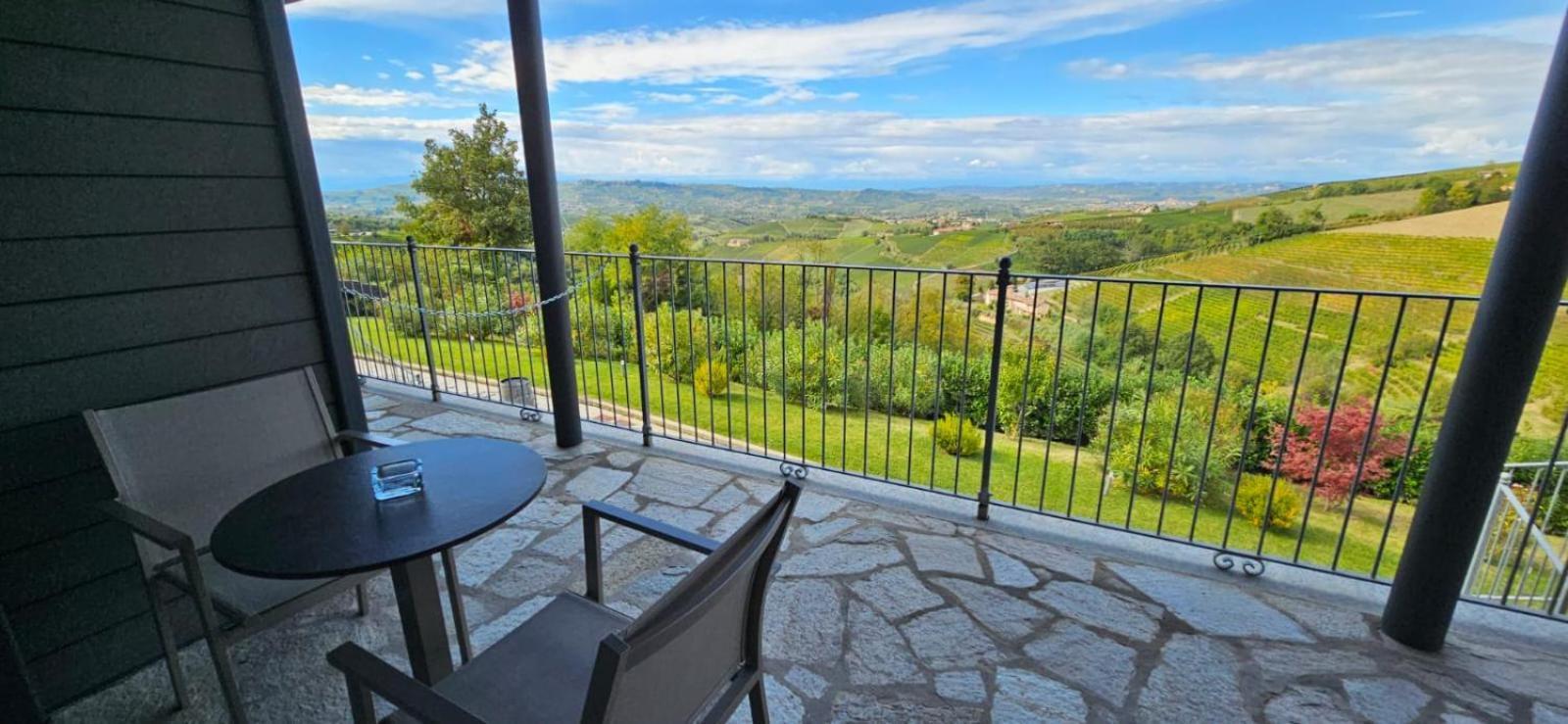 Casa Castella - Adults Only - Langhe Vila Diano dʼAlba Exterior foto